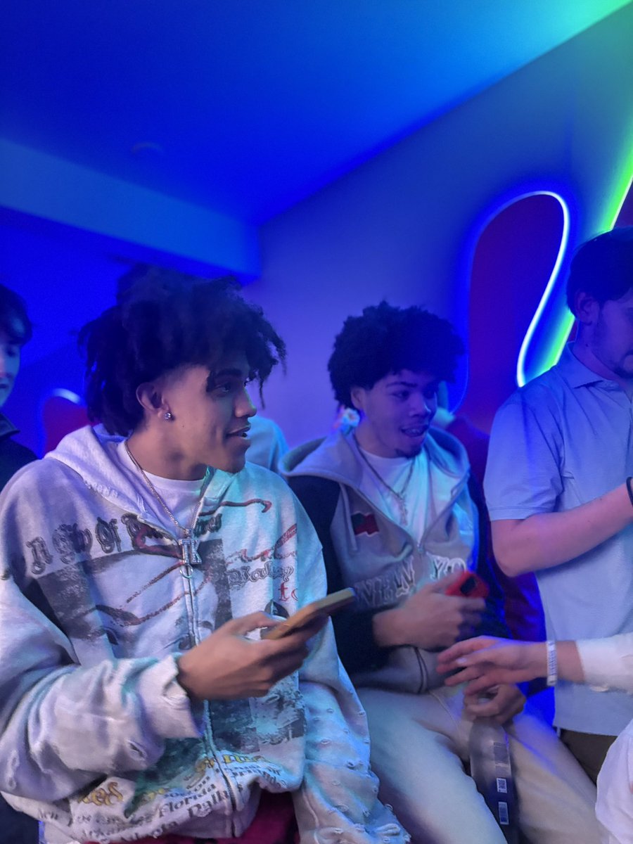 TravisGoffBurner tweet media