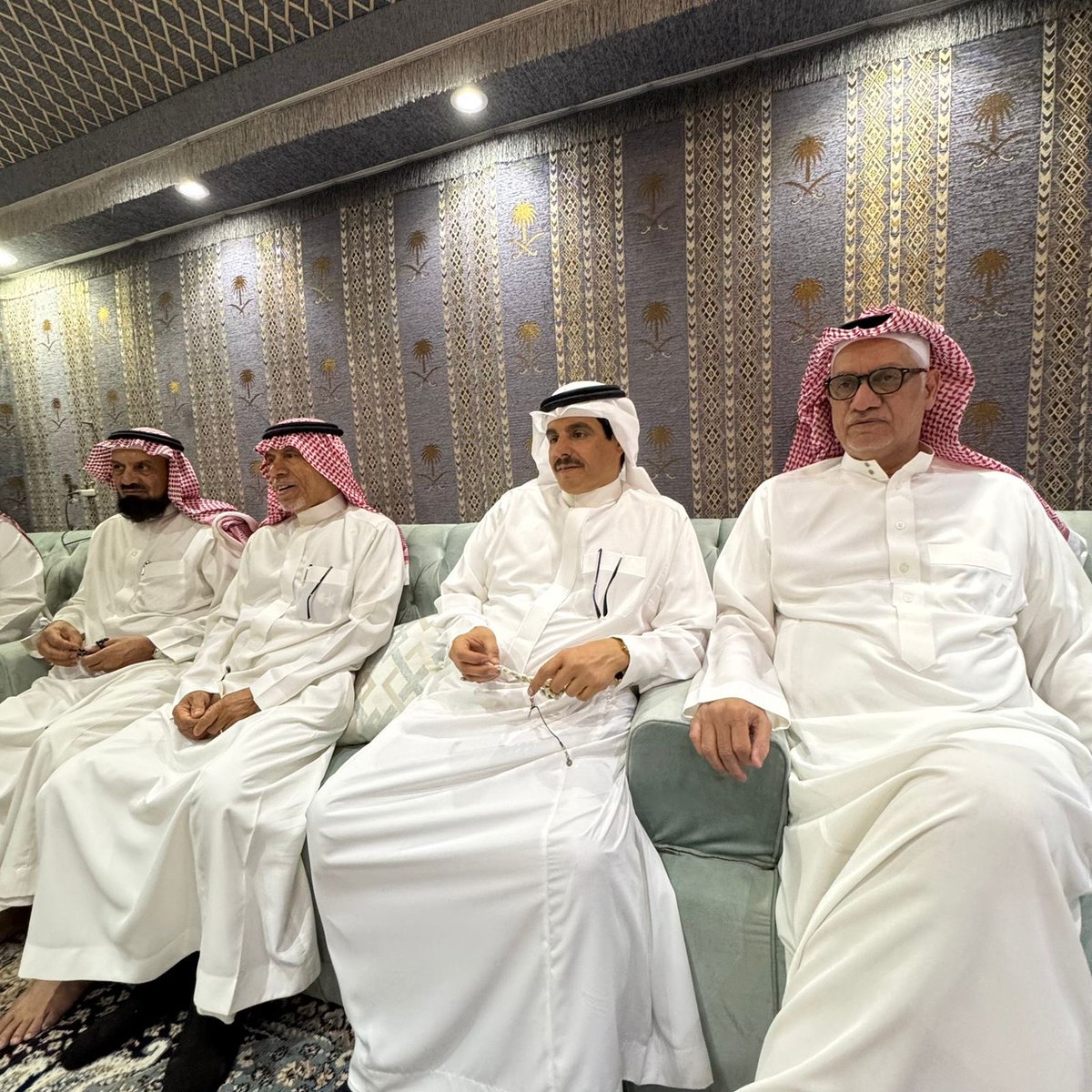 خلف الصقير tweet media