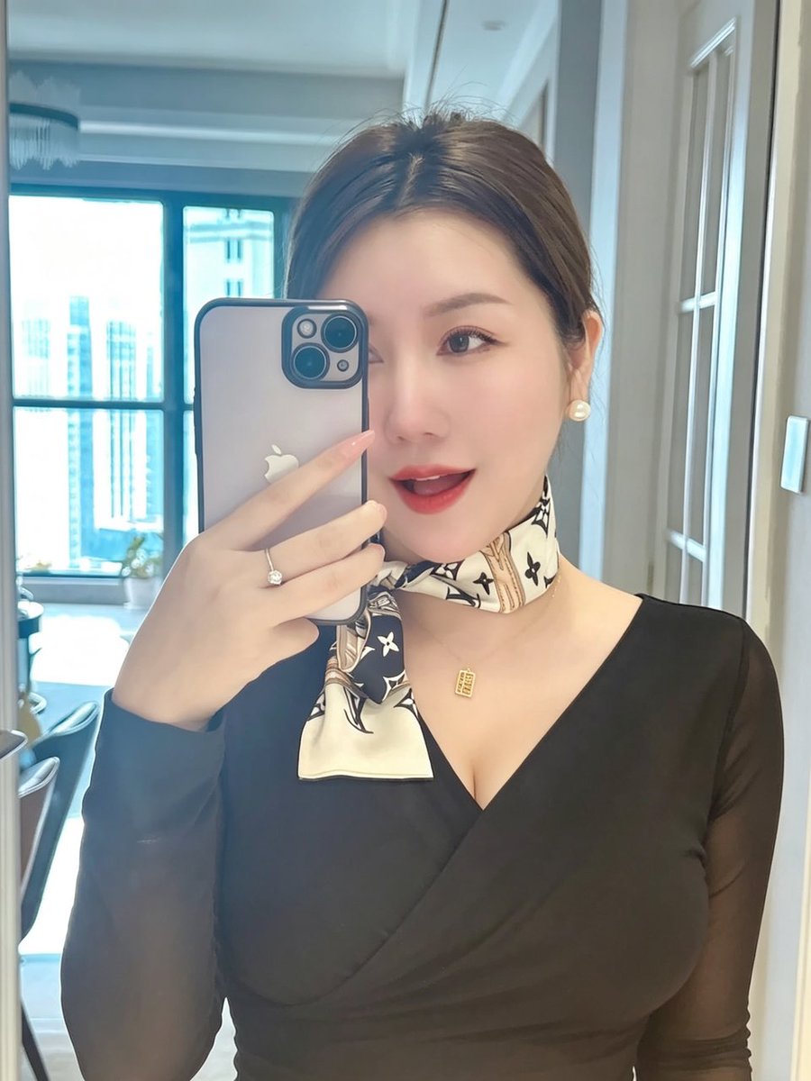 Dsbyxdi's tweet photo. 美少妇第三弹，点赞20告诉真名 https://t.co/vDHnOAU4L2