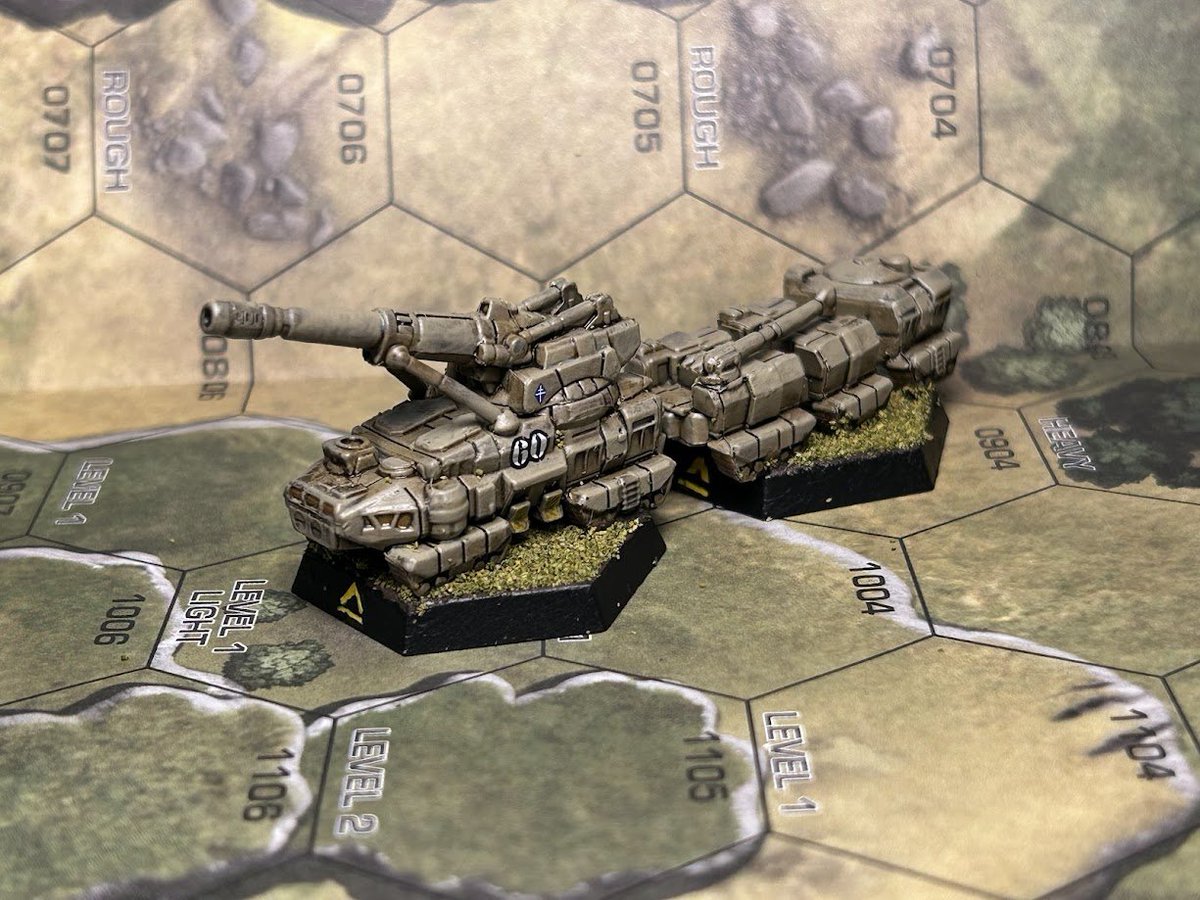 frthegratergood's tweet image. Mobile Long Tom 
The word for "reach out and touch some one." While I do like these guns, I've been using the smaller Thumpers.  A lance of these thing can make a mess of anything. And as I play a lot of FoW and TY, I typically get them in 3s and 4s. #Battletech #Wargaming