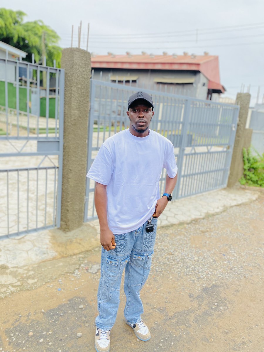 MrParlayB's tweet photo. Happy Birthday To Me🎂🍾💫
Lord I’m So Grateful 🙏❤️🫂
PMW 💫 https://t.co/euplElYNKU