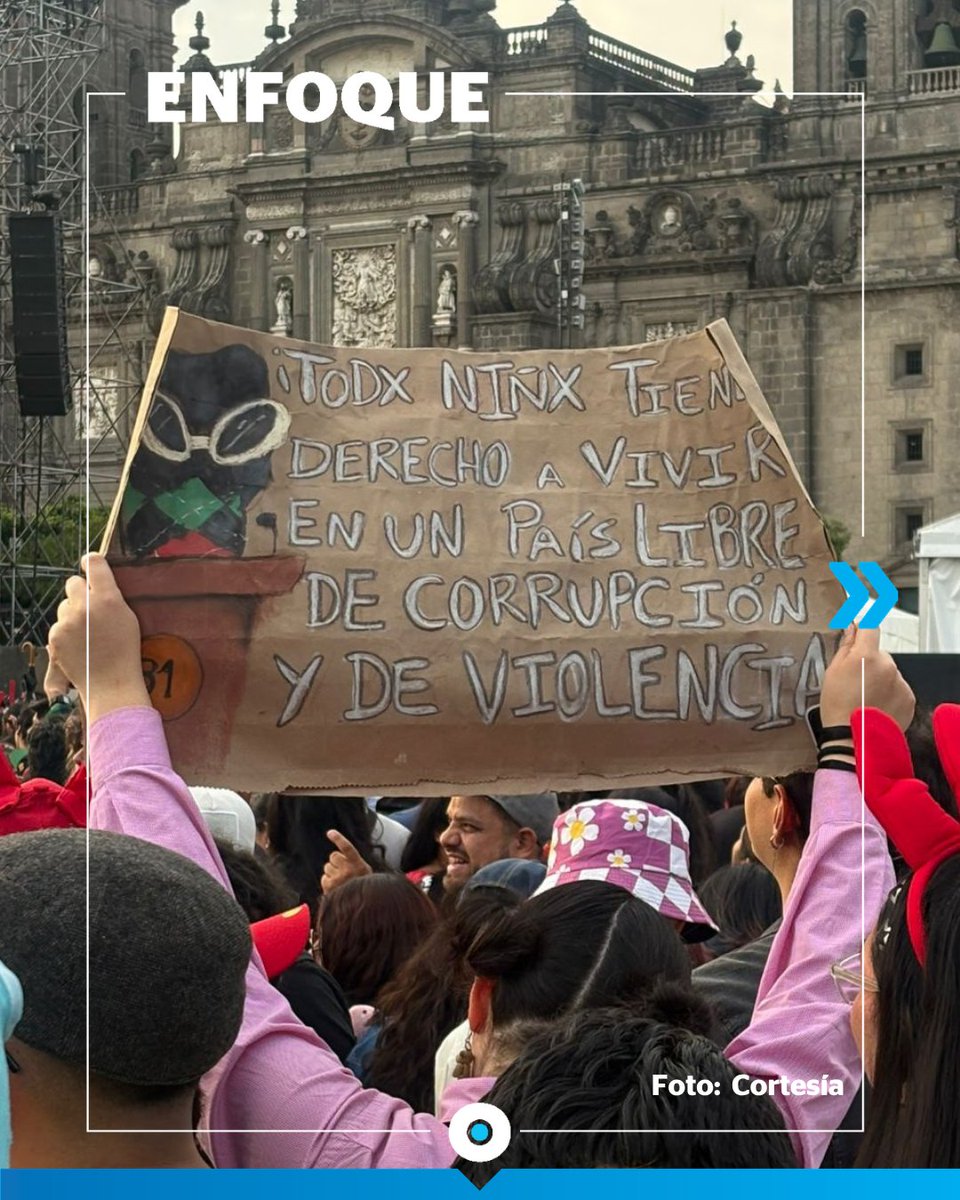 Reporte_Indigo's tweet photo. ¡Todo niño tiene derecho de disfrutar de 31 Minutos! 

Las infancias capitalinas se reunieron en el Zócalo de la Ciudad de México para disfrutar del concierto de la popular agrupación y show televisivo chileno. https://t.co/OiJbu9ofny