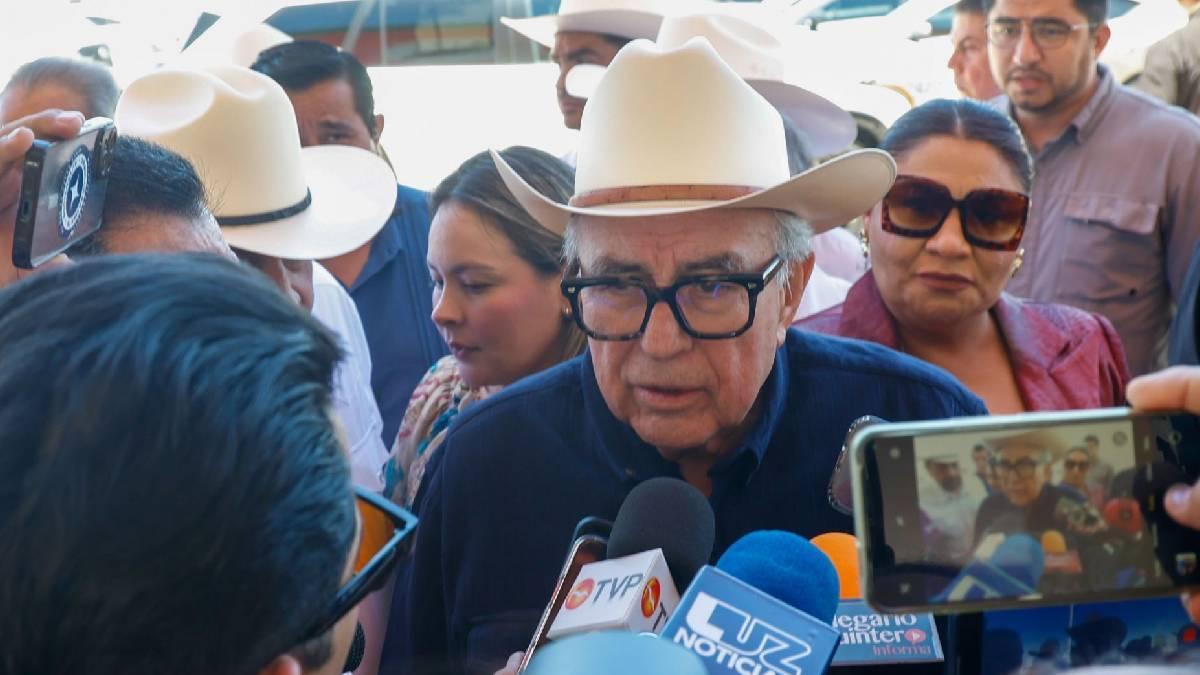 UnoNoticias's tweet photo. Gobernador de Sinaloa y ocho funcionarios, señalados en EU por presuntos nexos con crimen organizado. #Política https://t.co/mJbJcyK7Kr https://t.co/4e2QR4TnKJ