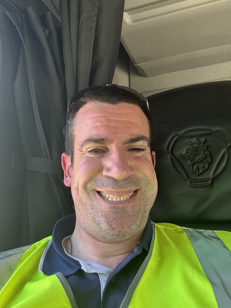 Alan Robertson tweet media