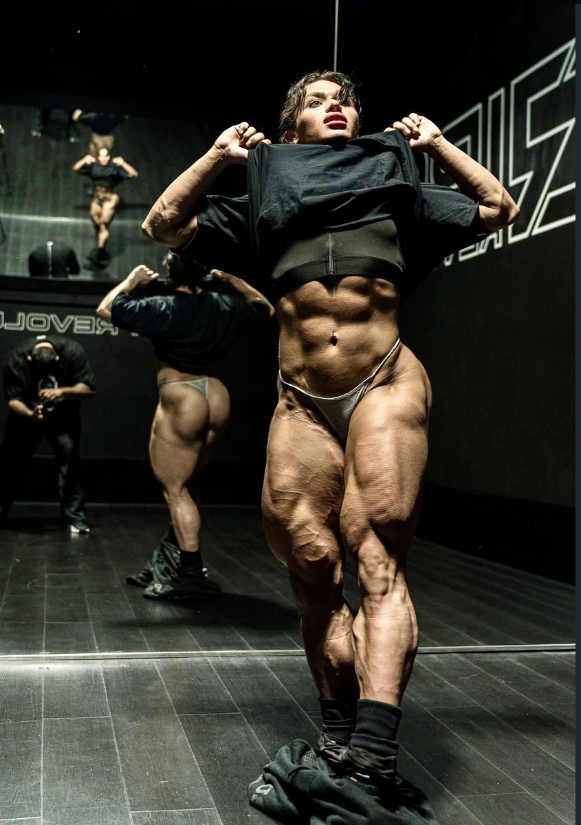 all_about_gym's tweet photo. Sculpting abs like a boss— perfection👌
#MuscleQueen #AbsQueen #MuscleQueenVibes #MuscleMommy #ipl #MommyAbs #MuscleMommyFlex #Dayanışma #Mayıs #EarnedNotGifted #RepsNotFilters #CoreGlowUp #GymQueen https://t.co/Uyd47eF4gL