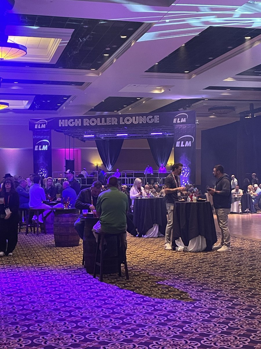 VossSigns's tweet photo. Ending the day/conference with the annual Night of Networking at the @CGAConnect Conference and Expo https://t.co/T43ycWTxtT