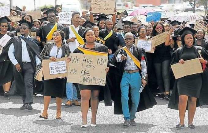 mokgatjane_w's tweet photo. Happy foreigners workers day 
No workers day for the unemployed S Africans 
#4NOVEMBER no vote for @MYANC 
@EFFSouthAfrica 
@Our_DA https://t.co/g4e9GclySV