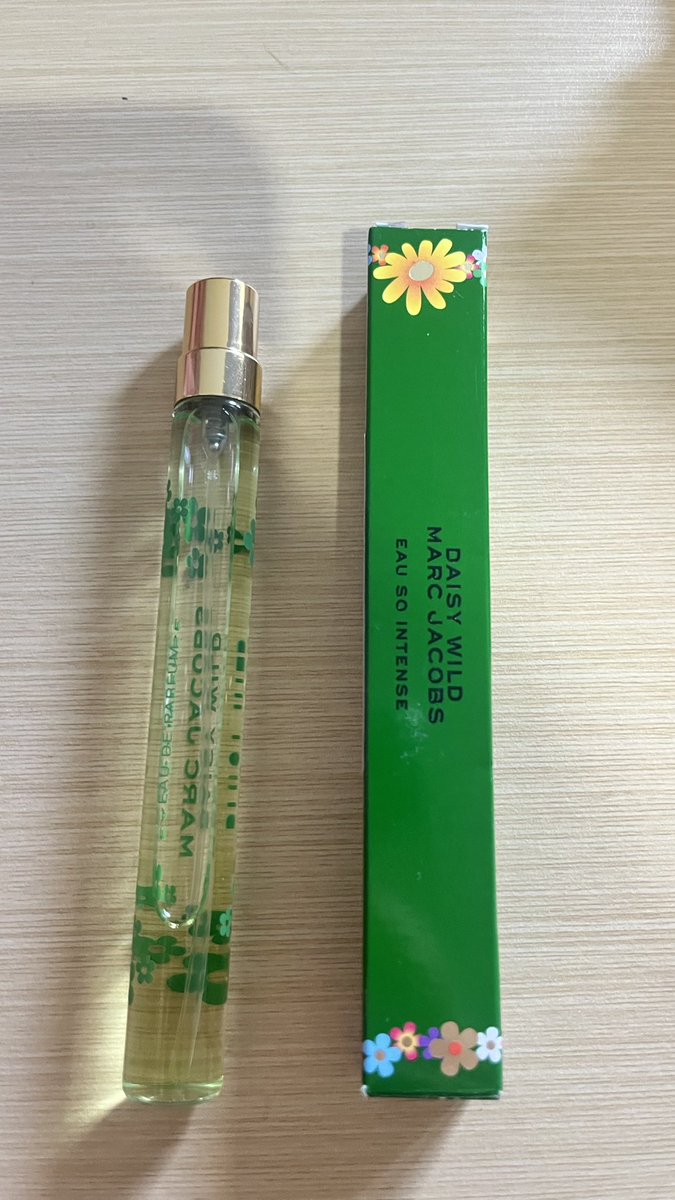 gilakaliyague's tweet image. WTS PARFUM MARC JACOBS DAISY WILD 10ml
 230rb aja‼️
harga beli 480 (di sephora pakuwon jgja)
-DI SRPAY 6x
-wangi bunga enak drydownnya jg enak
-cod jogja kota
-manual via wahana 10rb sejawa
-oyen by req admin tanggung sendiri

#wts #wtb #zonauang #zonajajan