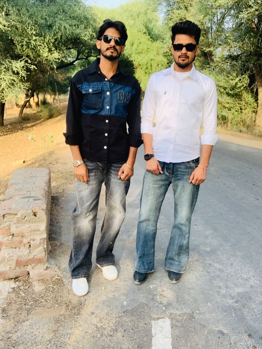 deeprai0001's tweet image. ना पैसा चाहिए ना कार चाहिए,
जिंदगी भर साथ देने वाला 
तेरे जैसा एक यार🫂 चाहिए!!.....
....
.
.
.
.
.
.
.
#friend 
#x 
#trending