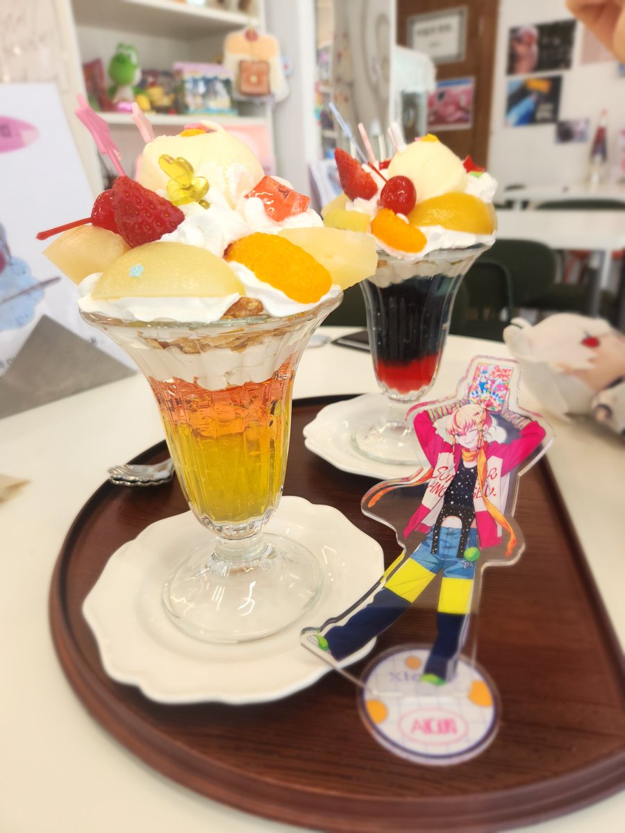ppasha_0309's tweet photo. 대전 젤리포에 다녀왔습니다
파르페를 태어나서 처음먹어봤는데
예쁜것이...맛있기까지 하더라구요
소녀놀이하려다가
너무맛있어서그냥퍼먹음... https://t.co/t3w3c2Jzrw