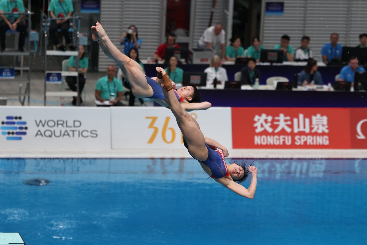 CGTNSportsScene's tweet image. 🇨🇳🔥#China’s Chen Yiwen &amp;amp; Chen Jia take gold in the women’s 3m synchro at the #DivingWorldCup Super Final in #Beijing.

🏆Five dives, all 1st place, total 331.05 PTS.

🤟China’s 2nd gold of the finals after Wang Zongyuan &amp;amp; Zheng Jiuyuan’s men’s 3m synchro win.