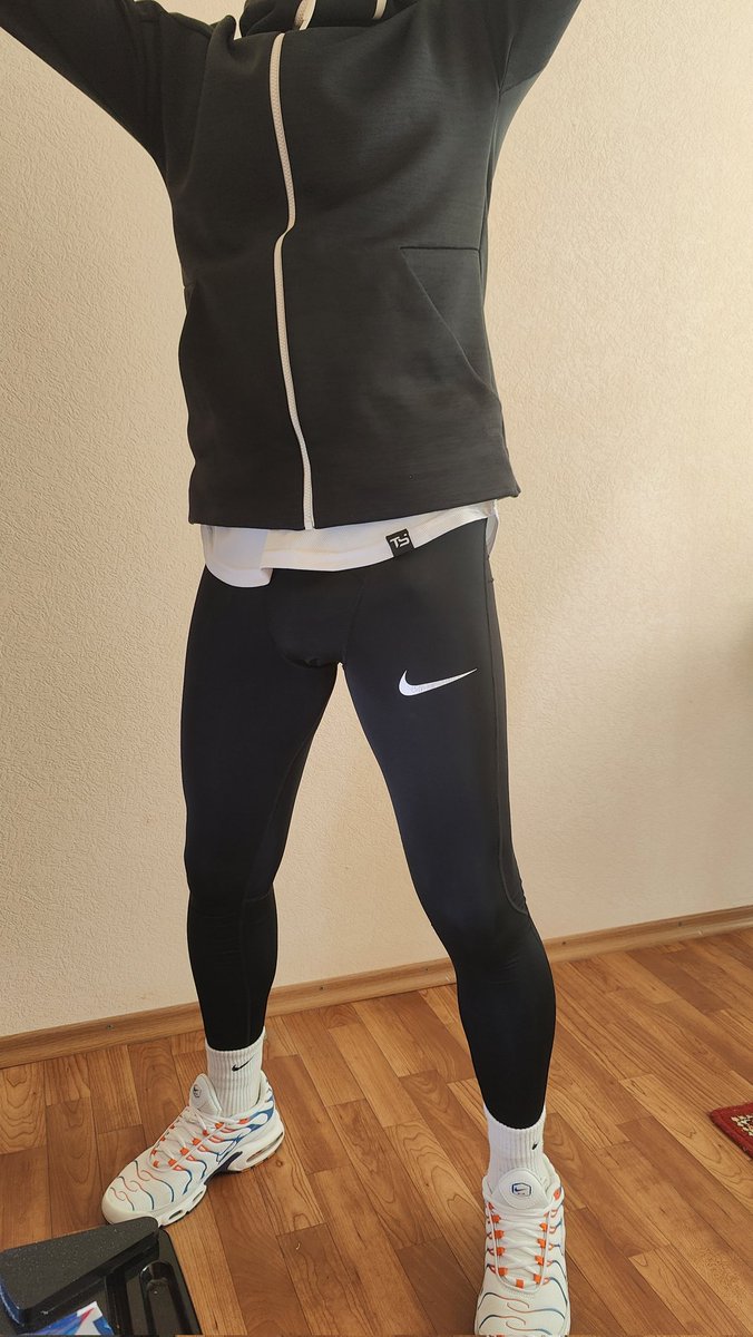 maxxx_world's tweet image. Run time. Tights mode activated.

#TightsFetish #MenInTight #Nike #AirMax #NikeTN #Run