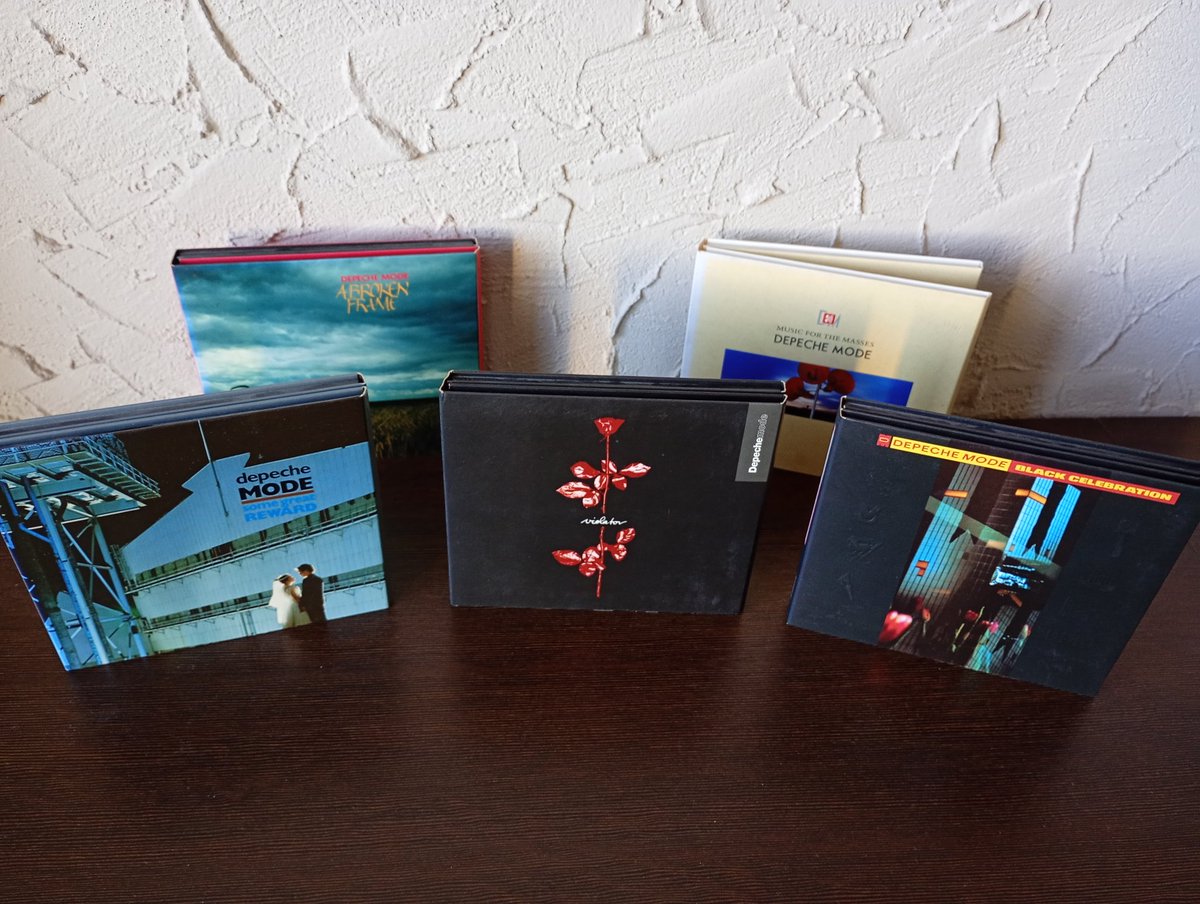 w_ulanowski's tweet image. This is my top 5 #DepecheMode albums 👇 
1. Violator 
2. Black Celebration 
3. Some Great Reward 
4. Music For the Masses 
5. A Broken Frame 
What's in your top five?