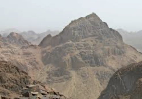 JDRye195's tweet image. Moses ascended Mount Sinai in Egypt to receive the Ten Commandments. 
#MountSinai #TenCommandments #Jewish #Judaism 
oldtestamentreadings.com