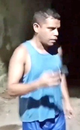 AlertaCaracas's tweet image. #Alerta Comunidades de #Caracas, Pueblo y Autoridades de #Venezuela, con el #Malandro Elioenay Bravo Morales V18954333 de Ud2 #Caricuao: Sexopata Estafador y Aberrado Extorsionador! Ladrón de 600$ y Agresivo Depredador! #X #Zulia #Lara #Aragua #Carabobo #SinLuz #American #Salario