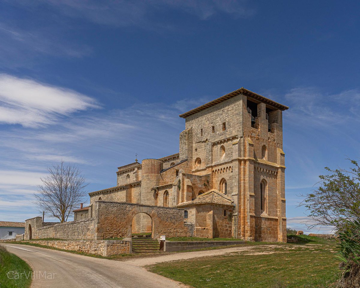 AVillamoron's tweet image. Lejos de sus capitales, #España guarda #arquitecturas insospechadas. Lo que une a estos lugares no es un #estilo, ni una #época, ni siquiera una #función común: es su capacidad de #sorprender. En #Villegas y #Villamorón desconocidos arquitectos dejaron huellas de su gran maestría