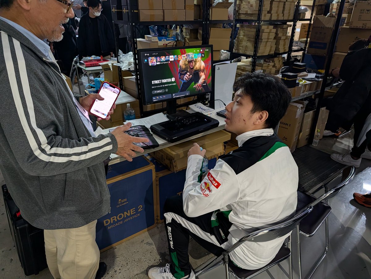ヤス@アケコンスキー tweet media