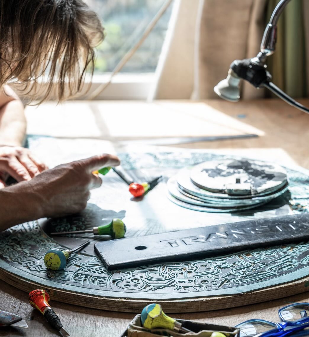 XRUK_Actions's tweet image. "In discussion with printmaker Miles Glyn, an artist, creative, and prolific printmaker based in East London. Miles is one of the original members of the Extinction Rebellion Art Group."

Thank you Miles 😘

#ExtinctionRebellion @V_and_A 

vam.ac.uk/articles/home-…