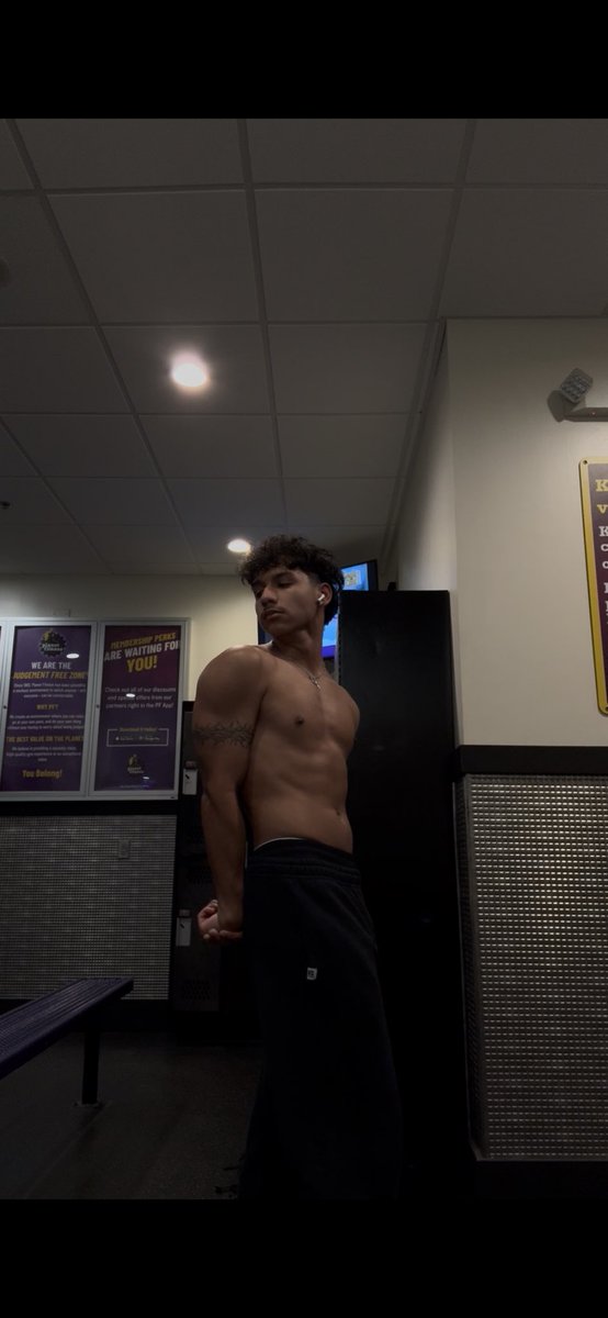 trevii_noo's tweet image. gonna switch it up #satx #latino #sanantonio #teen #freak #gym #fitness #lean #body #muscle #straight