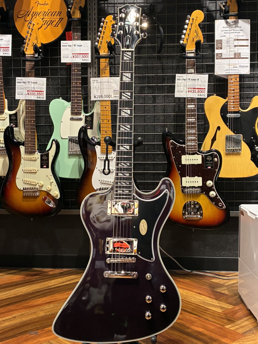 Epiphone #Futura RD Customが入荷！ 角度によって赤にも青にも見える