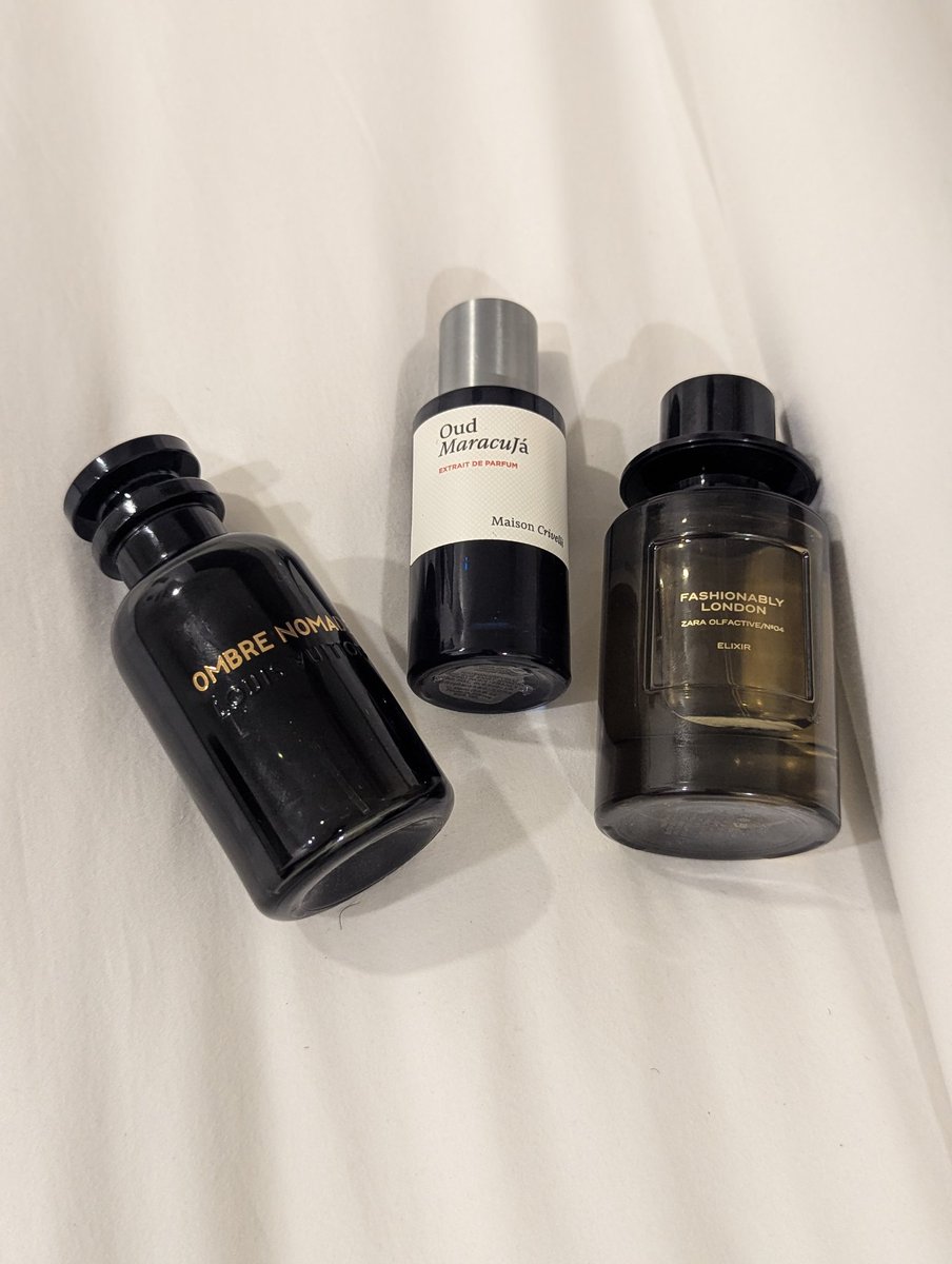 B_Sallyyy's tweet photo. #Fragheads, what scent are you people wearing today? https://t.co/vxFBWxvb70