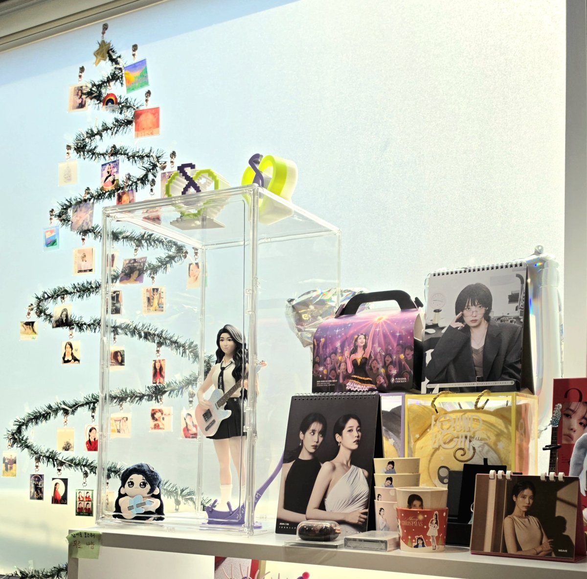 IU_liebelove's tweet photo. #바이썸머 #커피나무_어린이대공원역점
@bluevivache 
바이, 썸머 피규어 전시
카페 예쁘게 꾸며 놓으셔서 근처 사시는 유애나분들은 구경 오셔도 좋을거 같아요. https://t.co/Cc6QsKGu8N