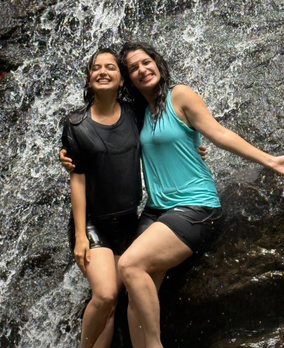ashikaluv's tweet photo. #AshikaRanganath https://t.co/dLRVFWwVu8
