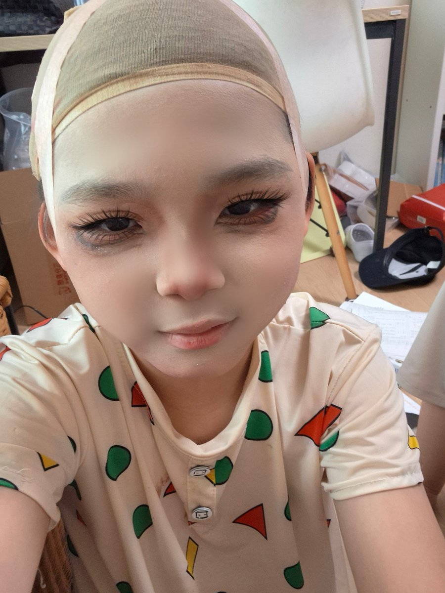 동생 화장 시켰어요 ㅋㅋㅋ

전                                  후