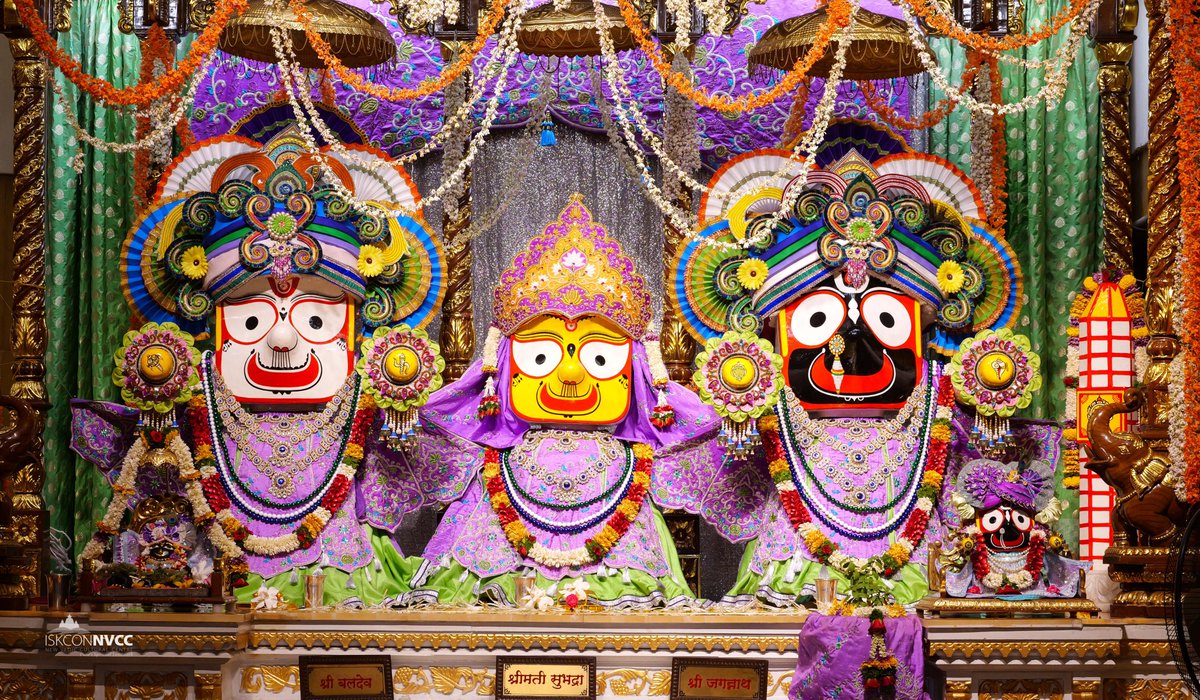 ISKCONPune's tweet image. 🙏🏽𝐓𝐨𝐝𝐚𝐲'𝐬 𝐃𝐚𝐫𝐬𝐡𝐚𝐧 📿 🗓𝟎1-𝟎𝟓-𝟐𝟎𝟐𝟔🙏
🌷𝐒𝐫𝐢 𝐒𝐫𝐢 𝐉𝐚𝐠𝐚𝐧𝐧𝐚𝐭𝐡 𝐁𝐚𝐥𝐝𝐞𝐯 𝐒𝐮𝐛𝐡𝐚𝐝𝐫𝐚🌷
.
.
#ISKCON #ISKCONNVCC #ISKCONNVCCPune #ISKCONPune
#Chandanyatra #Chandanyatra2026 #Chandan #Yatra

.
whatsapp.com/channel/0029Va…
