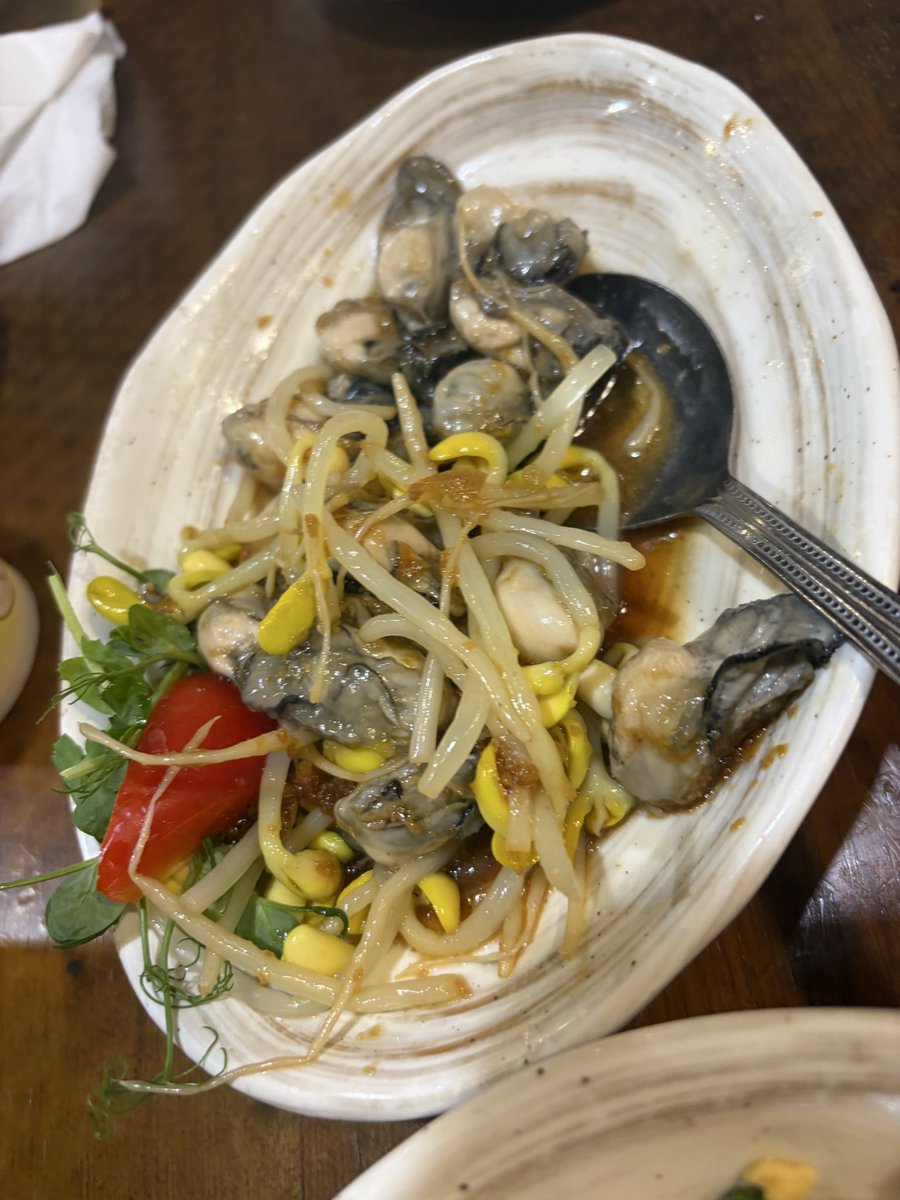 zztianya's tweet photo. 大卫德推的还挺好吃
蒜泥蚵仔，香煎猪肝，菜脯蛋，烧茭白
吃存 https://t.co/RXg1gCPBmV