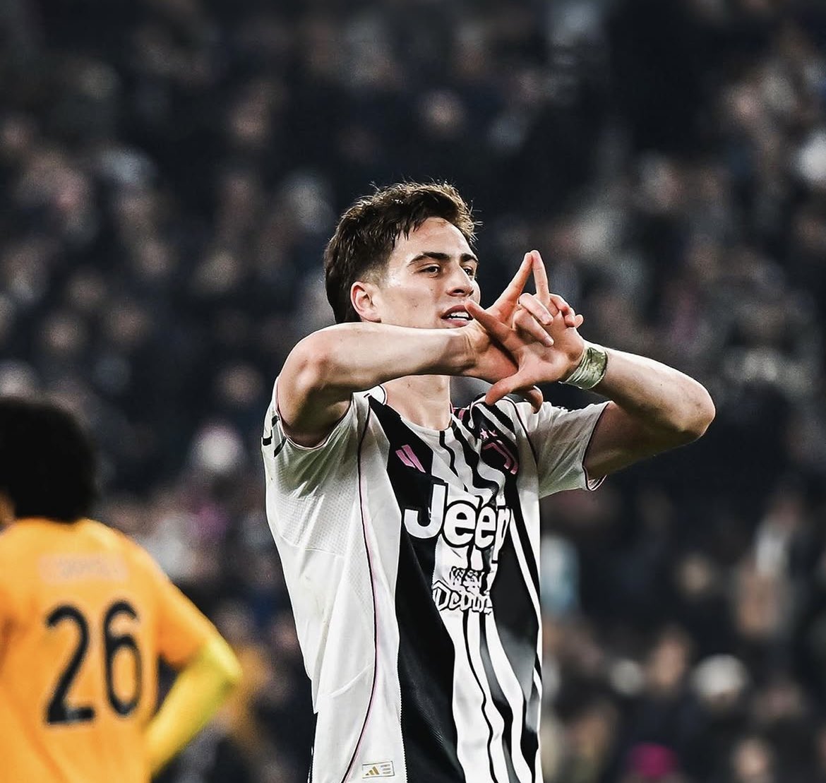 lauretta_jason's tweet image. Il CIES aggiorna i valori: Yildiz 122-141M.
È il numero 1 in Italia e il 5° globale.

Sopra di lui solo Yamal, Haaland, Mbappé e Olise.
Sotto di lui: Wirtz (120-140), Doué (115-134), Saka (107-125), Álvarez (106-123).

Costo Juve: 0 euro. Parametro zero dal Bayern.
#Juventus