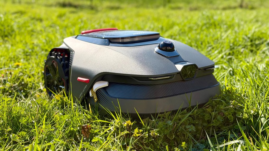 ClubicBonsPlans's tweet image. Robots tondeuses : le futur est là ! 🚀 Oubliez les câbles, place au LiDAR et au GPS. Découvrez notre top 5 2026 pour un jardin parfait sans effort. #BonPlan #bons plans 👉 clubic.com/bons-plans-611…