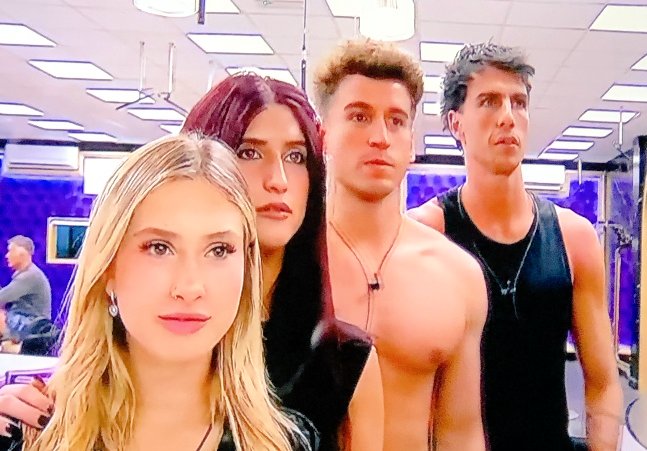 Este es el perfil al q le acomodan todos los tapes
Más lo q dijo Ubfal d Furia y Sol...

Como q pierde sentido votar, la verdad

#GranHermano
#GranHermanoGeneraciónDorada