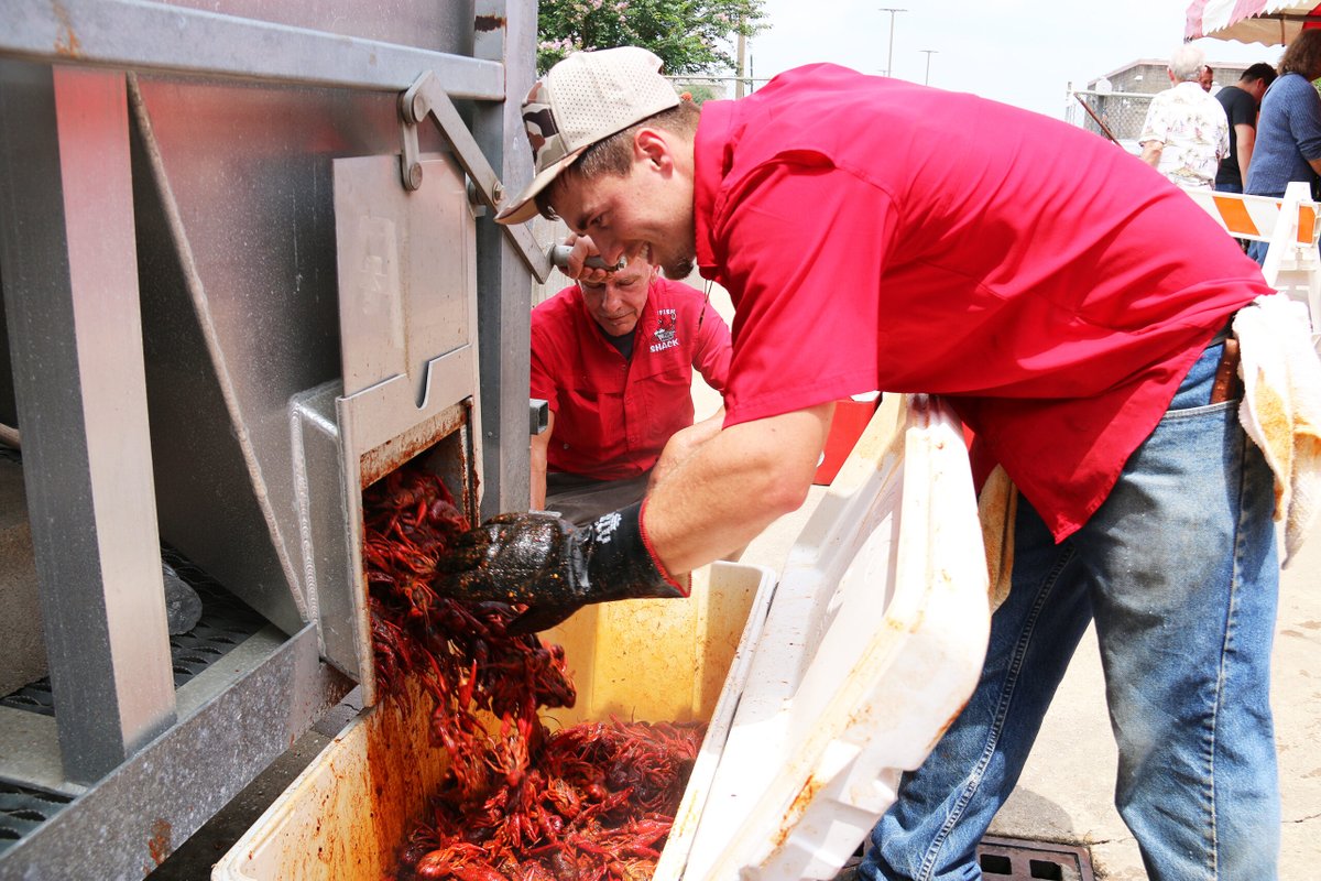 NChannelStar's tweet photo. NS Rotary’s 51st crawfish boil and catfish fry reels in big sales, steady crowds https://t.co/LsklO95vHQ https://t.co/8denpZEfie