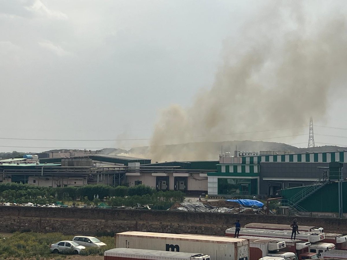 MohdShahidMewat's tweet image. Fire breaks out at meat processing plant in Satakpuri village reportedly in a bone-burning unit. Allegations of negligence against factory management demand urgent investigation. @cmohry  @CPCB_OFFICIAL
@Haryana_spcb #FireAccident #IndustrialSafety