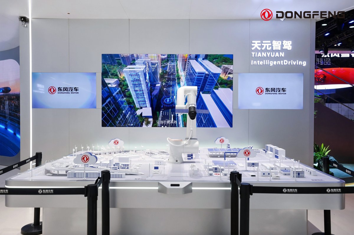 Dongfeng_Motor's tweet image. Dongfeng Motor Cutting ‑ Edge Innovations Powering the Smart &amp;amp; Green Future 

Come experience the latest tech.

📅 04.24–05.03, 2026
📍 Booth A301, China International Exhibition Center (Shunyi Hall), Beijing

#Dongfeng #DriveYourDreams #DongfengTech #Innovation #AutoChina2026