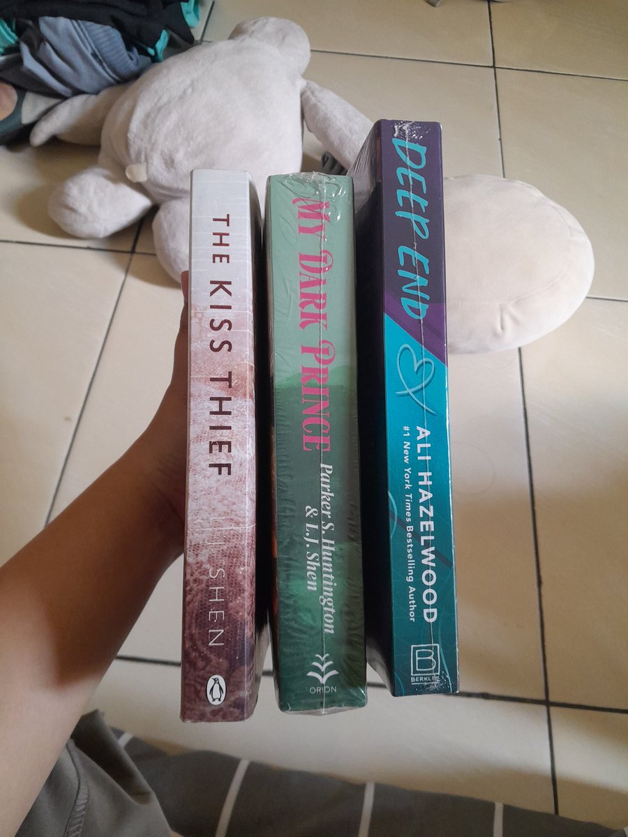 Sebenernya ini belanjaan bulan lalu. Since last month's hectic asf, I'm gonna end them this month