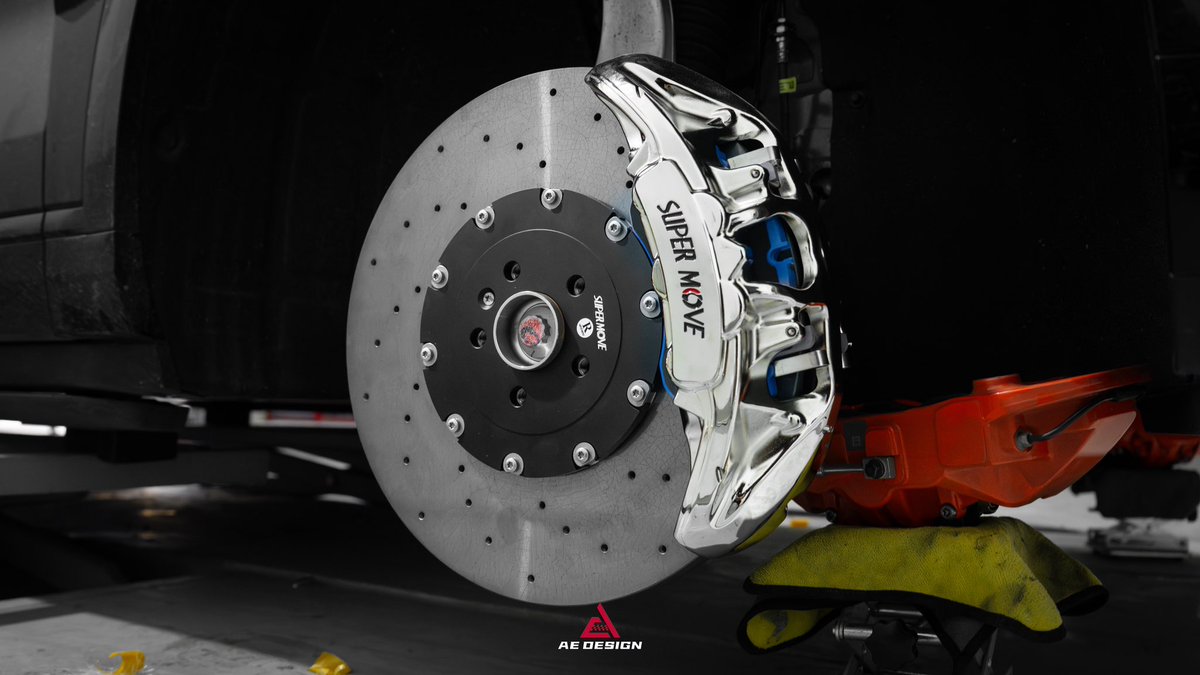 SUPERMOVE_Dash's tweet image. Top-Tier Case Study: ZEEKR 9X 
Model: SUPER MOVE SR10/SE4pro 10-piston front, 4-piston rear
Color: Nickel-plated
Better visual effect, more extreme performance experience.
#supermove #ZEEKR9X #brakes #carbonceramicdisc