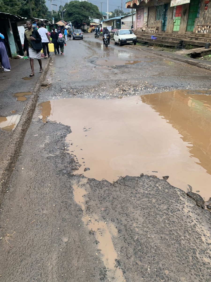 Saidimsalim's tweet photo. This is  the current state of Karanja Rd Kibra. H.E the President passed here en route to Raila Education center earlier this week. The area MCA brought it to his attention. Fingers crossed. https://t.co/MoC2IGt1Qe