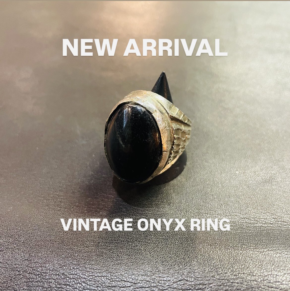 NEW ARRIVAL VINTAGE ONYX RING 恐らくシルバーだと思いますが