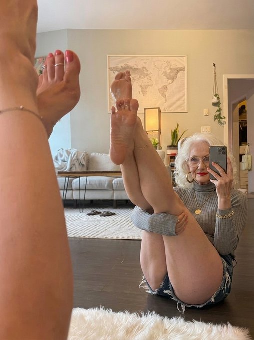 singlegrannysusan tweet media