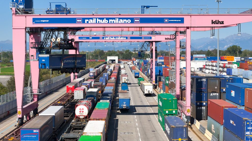 WorldCargoNews's tweet image. 🔻 Contship Italia achieves overall growth in 2025: tinyurl.com/nhbwvz8f 
@ContshipItalia 
#Intermodal #RailFreight #Logistics #SupplyChain #WorldCargoNews
