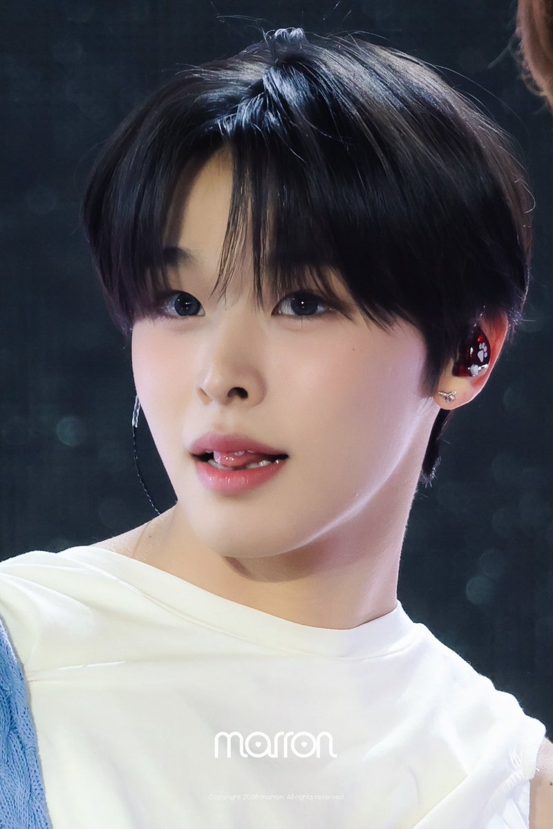 𝘀𝗻𝘂𝗴𝗴𝗹𝗲. tweet media