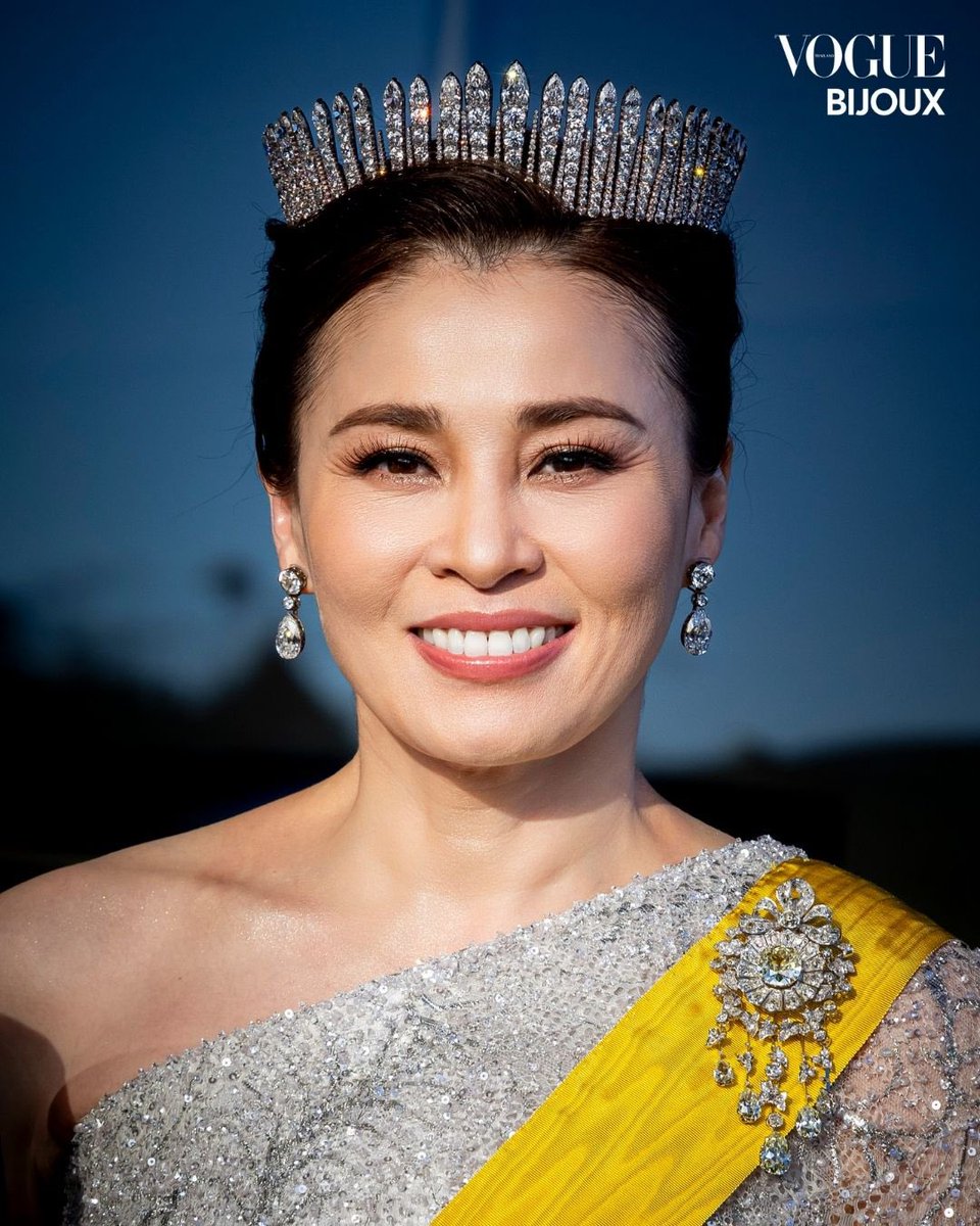 Vogue Thailand tweet media