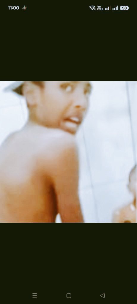 Vocês viram o casa que aconteceu na ZL de São Paulo aonde 7 adolescentes e um de maior idade abusaram de 2 crianças inocentes e ainda por cima gravaram e espalharam os videos pela comunidade mesmo. ESPELHEM ESSE CASO PARA CHEGAR PARA MAIS PESSOAS!!!!!
bio.site/Good.zoon435