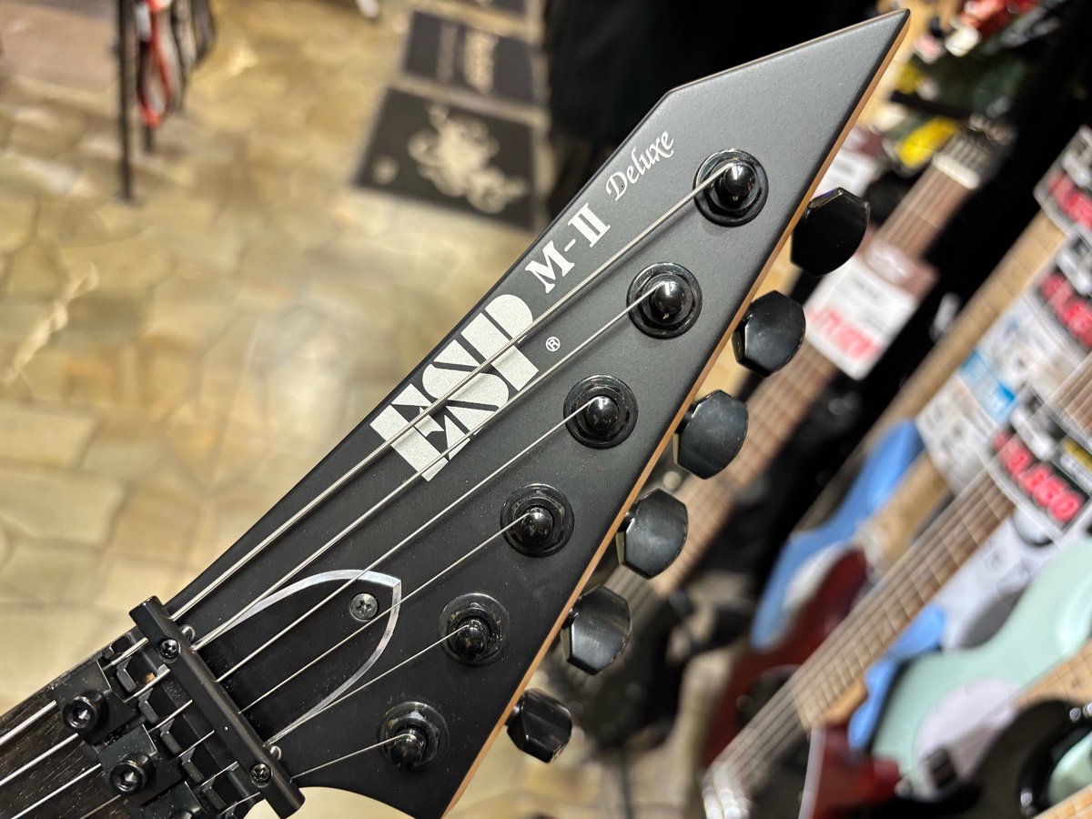 bbsapporock's tweet image. 【#ESP M-II DX】の紹介です✨

ボディに直接ピックアップを固定するダイレクトマウントが採用されており、よりタイトなサウンドを実現しております‼️

カラーは Black Satin で高級感が溢れています…🤤

後ほど通販にも掲載しますのでお待ちください‼️

ご来店お待ちしております♪

#BIGBOSS札幌