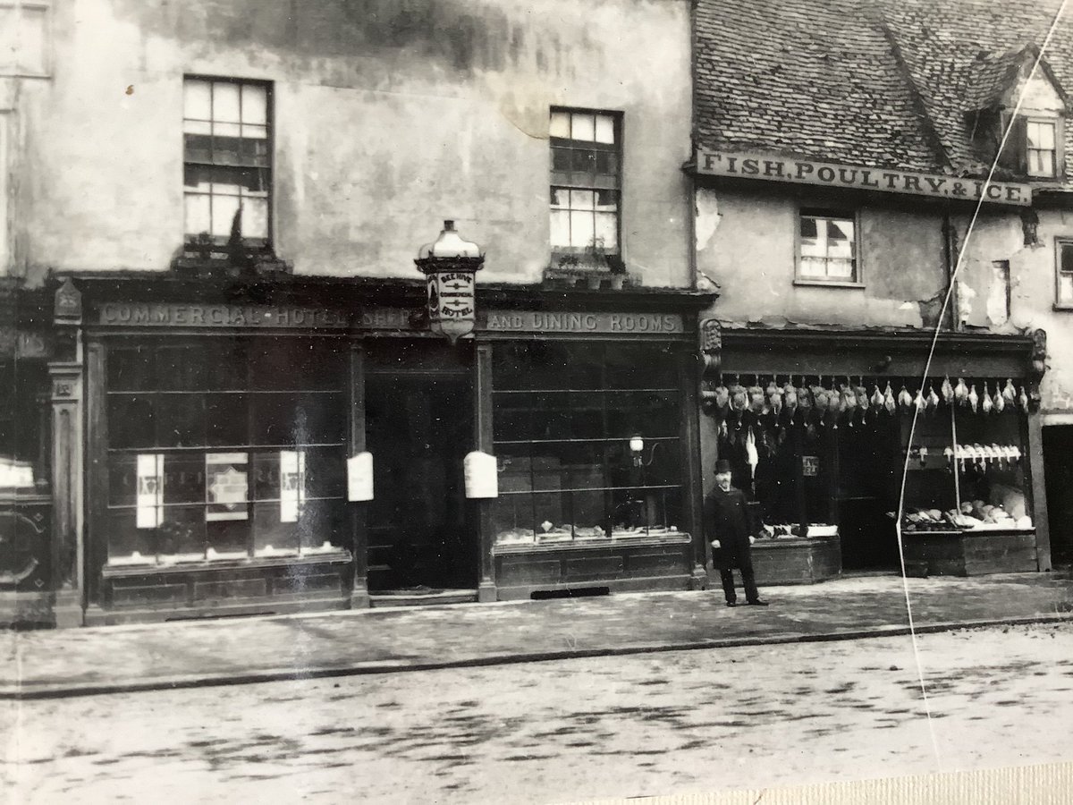 PaulSuttonKing's tweet image. The Beehive Hotel #Reading #PubFrontFriday