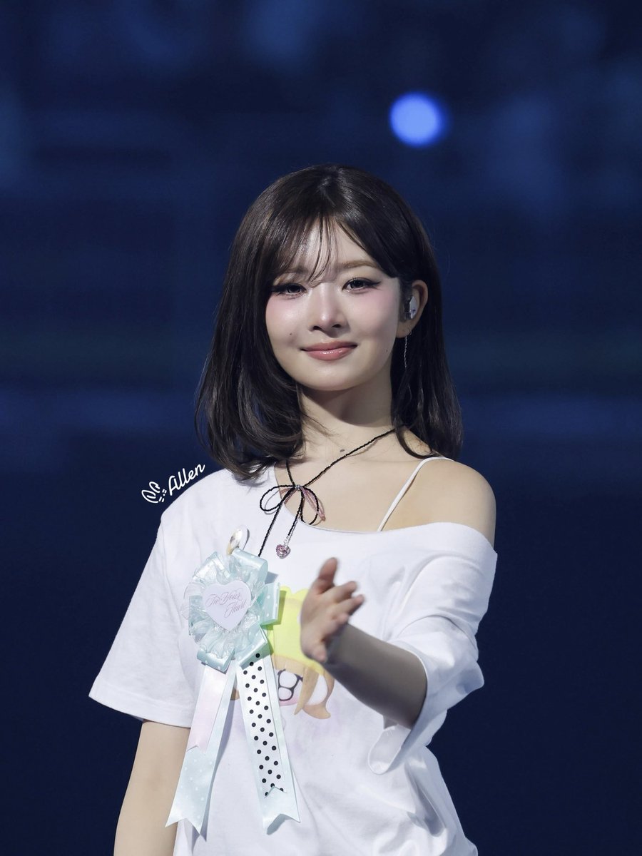 AhLu1127's tweet photo. 20260322
D2.🐥
#IVE #4thFANCONCERT #Rei #아이브 #레이 #なおいれい https://t.co/EE6sEavdMG