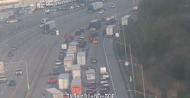 BillWest5's tweet image. Illinois
NB I-294 near Cicero
Crash blocking 2 right lanes
Crews on scene.
#Illinois #ChicagoScanner