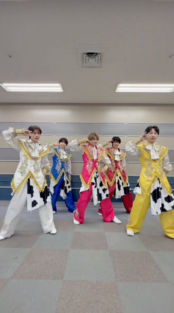 アイドルパワーポーズ👌🏻💕 今日は塩﨑くん大人しめだけど相変わらず